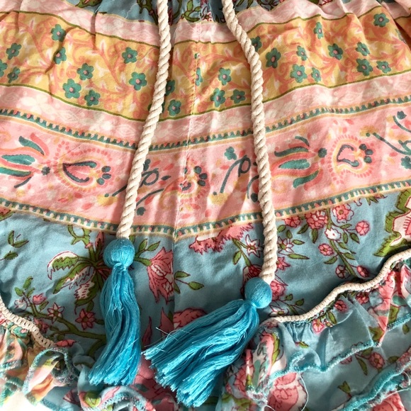 Patterned Ruffled Soft shorts - Picture 2 of 3